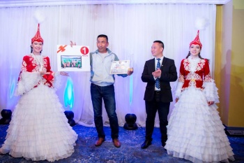 Муратбек Уткилбаев  - получил Кубок «Лучшего оператора-погрузчика»